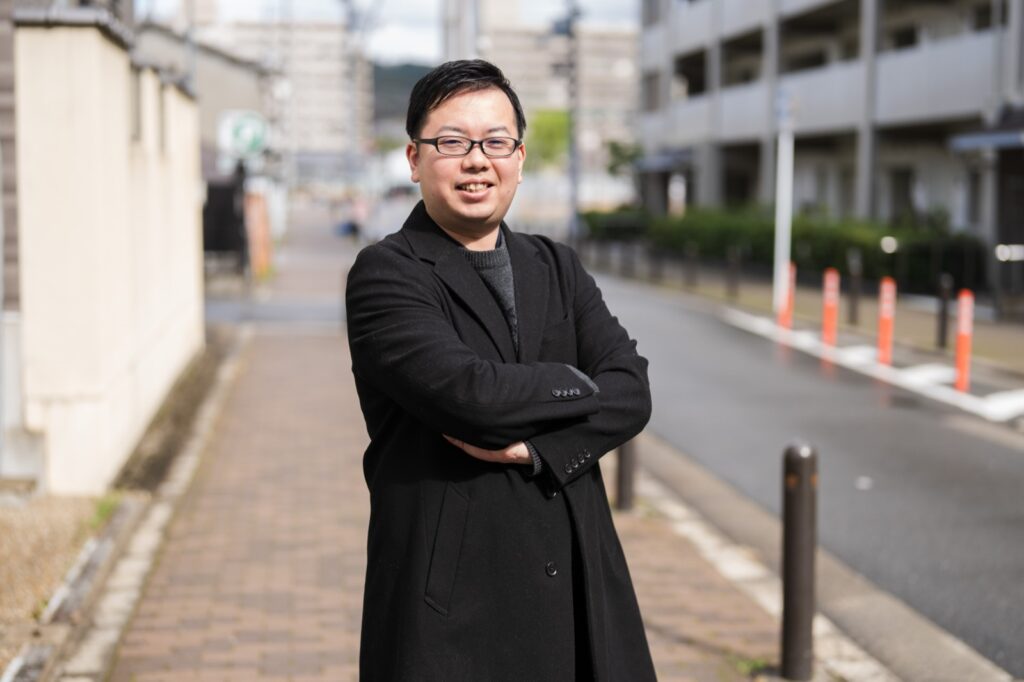 代表 小林